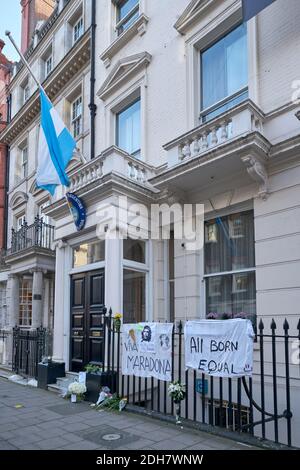 Ambassade argentine Londres maradona hommage Banque D'Images