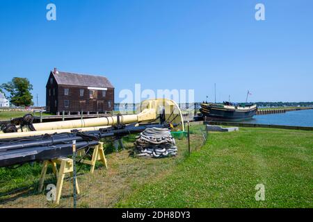 Amitié des mâts de Salem en réparation au site historique national maritime de Salem (NHS) à Salem, Massachusetts ma, Etats-Unis. Ce navire est un navire à pleine échelle r Banque D'Images