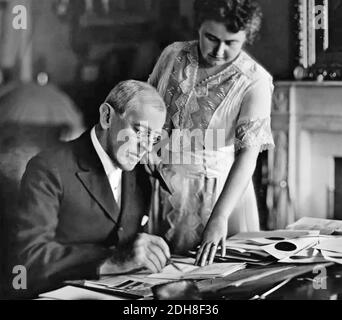 WOODROW WILSON (1856-1924) 28e président des États-Unis avec sa deuxième femme Edith Bolling. Banque D'Images