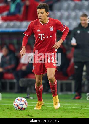 Jamal MUSIALA, FCB 42 dans le match FC BAYERN MUENCHEN - LOKOMOTIVE MOSKAU 2-0 de la Ligue des champions de football de la saison 2020/2021 à Munich, le 9 décembre 2020. © Peter Schatz / Alamy Live News Banque D'Images