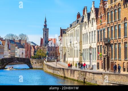 Panorama avec canal et maisons à Bruges, Belguim Banque D'Images