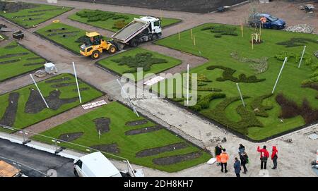 Erfurt, Allemagne. 10 décembre 2020. Les travaux de construction pour la conception du futur Bundesgartenschaugegelände sur le Petersberg progressent. Le Federal Horticultural Show 2021 se tiendra à Erfurt du 23 avril au 10 octobre 2021. Credit: Martin Schutt/dpa-Zentralbild/dpa/Alay Live News Banque D'Images