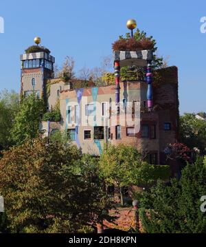 La Maison Hundertwasser à den Wiesen à Bad Soden, Hesse, Allemagne. Banque D'Images