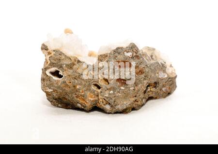 Un large échantillon de calcium et de pyrite stilbite avec Banque D'Images