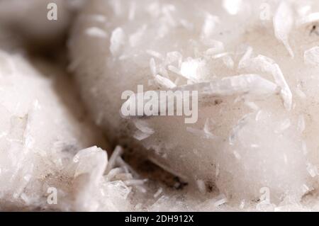 Un large échantillon de calcium et de pyrite stilbite avec Banque D'Images