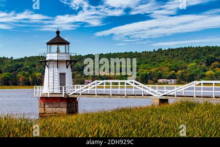 Le phare de Doubling point est situé à Arrowsic, dans le Maine, sur la rivière Kennebec. Banque D'Images