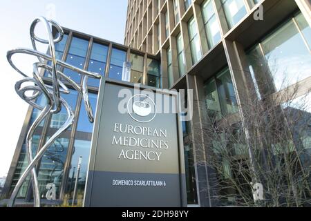 Amsterdam, pays-Bas. 10 décembre 2020. Vue extérieure du siège de l'Agence européenne du médicament (EMA) dans le district de Zuid le 10 décembre 2020 à Amsterdam, pays-Bas. L'Agence européenne du médicament (EMA) a déclaré avoir été frappée par une cyber-attaque hier 9 décembre et les documents relatifs au vaccin Covid-19 des docs de vaccins Pfizer/BioNTech ont été consultés par la cyber-attaque. L'Office a immédiatement entamé une enquête complète en étroite collaboration avec les organismes d'application de la loi et d'autres entités pertinentes. (Photo de Paulo Amorim/Sipa USA) Credit: SIPA USA/Alay Live News Banque D'Images