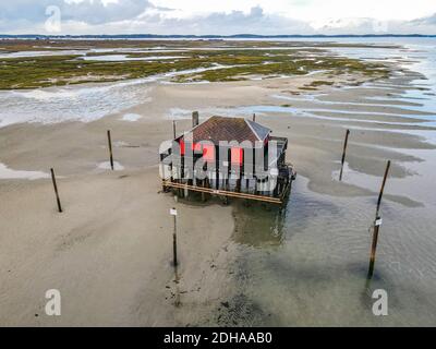 Chalet sur piloti à l'île des oiseaux, baie d'Arcachon, Aquitaine, France Banque D'Images