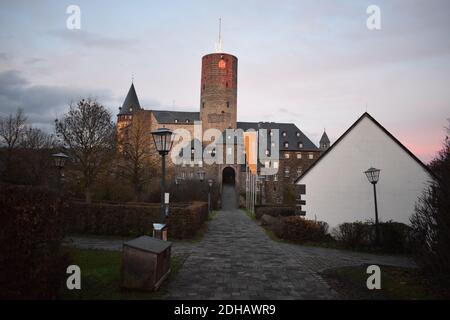 Genovevaburg illuminé pour Noël Banque D'Images