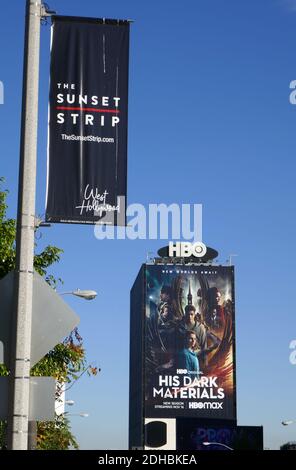 Los Angeles, Californie, États-Unis 3 décembre 2020 UNE vue générale de l'atmosphère de HBO Max 'HIS Dark Materials' Billboard sur Susnet Blvd le 3 décembre 2020 à Los Angeles, Californie, États-Unis. Photo par Barry King/Alay stock photo Banque D'Images