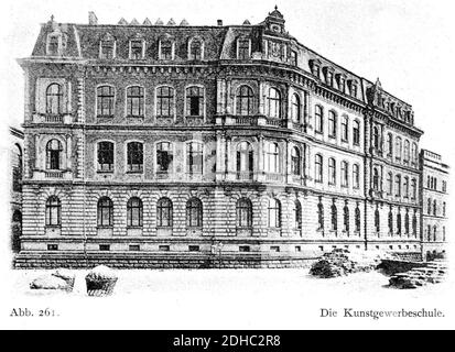 Kunstgewerbeschule am Burgplatz 1 in Düsseldorf , 1883 von Eberhard Westhofen erbaut. Banque D'Images