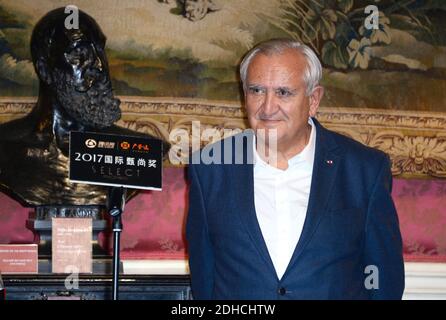 Jean-Pierre Raffarin au Select Fashion Awards au Musée Jacquemart-Andre au printemps/été 2018 collection prêt-à-porter à Paris, France, octobre 01 2017. Photo de Nasser Berzane/ABACAPRESS.COM Banque D'Images