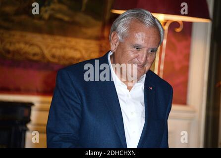 Jean-Pierre Raffarin au Select Fashion Awards au Musée Jacquemart-Andre au printemps/été 2018 collection prêt-à-porter à Paris, France, octobre 01 2017. Photo de Nasser Berzane/ABACAPRESS.COM Banque D'Images