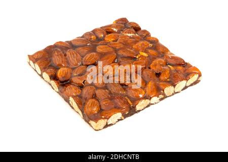 Croccante (traditionnel italien fragile) avec amandes sur fond blanc Banque D'Images