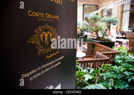 Exclusive - Soiree speciale degustation Champagne COMTE DELAVIE 'Toast for the Planet' au Prince de Galles Hotel 05 octobre 2017 a Paris, France. Photo de Nasser Berzane/ABACAPRESS.COM Banque D'Images