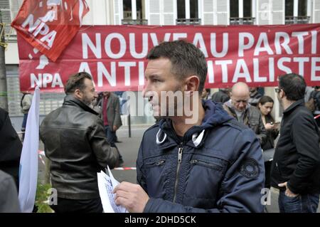 Le porte-parole du Nouveau Parti anticancéreux (NPA) d'extrême-gauche français Olivier Besancenot lors de la grève des travailleurs du secteur public français et de la protestation contre Macron à Paris, en France, le 10 octobre 2017. Photo d'Alain Apaydin/ABACAPRESS.COM Banque D'Images