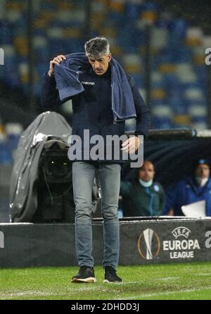 Naples, Italie. 10 décembre 2020. L'entraîneur espagnol de Real Sociedad Imanol Alguacil gestes pendant le match de football de l'UEFA Europa League Group F SSC Napoli vs Real Sociedad de Futbol. Napoli et Real Sociedad Drew 1-1. Crédit : Agence photo indépendante/Alamy Live News Banque D'Images