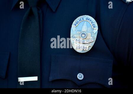 La cérémonie de dévoilement de la star hollywoodienne de LAPD honore les policiers déchus de la division Hollywood du département de police de Los Angeles. Les officiers déchus sont : le policier Clyde Pritchett (1936), le policier Clay N. Hunt (1955), le policier Ian J. Campbell (1963), le policier Robert J. Cote (1969), le détective Russell L. Kuster (1990), le policier Joe Rios (1993), le policier Charles D. Heim (1994) et le policier Nicholas Lee (2014). 23 octobre 2017 à Los Angeles, Californie. Photo de Lionel Hahn/AbacaPress.com Banque D'Images