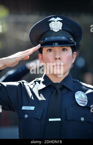 La cérémonie de dévoilement de la star hollywoodienne de LAPD honore les policiers déchus de la division Hollywood du département de police de Los Angeles. Les officiers déchus sont : le policier Clyde Pritchett (1936), le policier Clay N. Hunt (1955), le policier Ian J. Campbell (1963), le policier Robert J. Cote (1969), le détective Russell L. Kuster (1990), le policier Joe Rios (1993), le policier Charles D. Heim (1994) et le policier Nicholas Lee (2014). 23 octobre 2017 à Los Angeles, Californie. Photo de Lionel Hahn/AbacaPress.com Banque D'Images