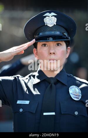 La cérémonie de dévoilement de la star hollywoodienne de LAPD honore les policiers déchus de la division Hollywood du département de police de Los Angeles. Les officiers déchus sont : le policier Clyde Pritchett (1936), le policier Clay N. Hunt (1955), le policier Ian J. Campbell (1963), le policier Robert J. Cote (1969), le détective Russell L. Kuster (1990), le policier Joe Rios (1993), le policier Charles D. Heim (1994) et le policier Nicholas Lee (2014). 23 octobre 2017 à Los Angeles, Californie. Photo de Lionel Hahn/AbacaPress.com Banque D'Images