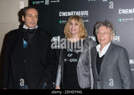 Alexandre Desplat, Emmanuelle Seigner et Roman Polanski arrivent à une séance photo du film de Polanski « basé sur une histoire vraie » à la Cinémathèque française en vue d'une rétrospective des œuvres du réalisateur Roman Polanski malgré l'opposition des groupes féministes le 30 octobre 2017 à Paris, en France. Photo de Nasser Berzane/ABACAPRESS.COM Banque D'Images