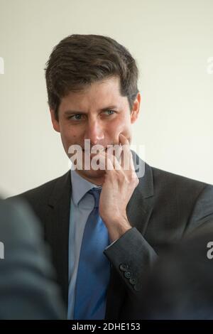 Julien Denormandie, ministre adjoint de la cohésion territoriale lors de sa visite à la Rochelle, Charente-Maritime, France, le 31 octobre 2017. Photo par Arnault Serriere/ABACAPRESS.COM Banque D'Images