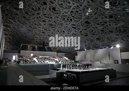 Une vue générale montre une partie du Musée du Louvre Abu Dhabi, conçu par l'architecte français Jean nouvel le 8 novembre 2017 lors de son inauguration sur l'île Saadiyat dans la capitale Emirati. PHOTO DE LUDOVIC MARIN/POOL/ABACAPRESS.COM / RÉSERVÉ À L'USAGE ÉDITORIAL - MENTION OBLIGATOIRE DE L'ARTISTE LORS DE LA PUBLICATION - POUR ILLUSTRER L'ÉVÉNEMENT TEL QUE SPÉCIFIÉ DANS LA LÉGENDE Banque D'Images