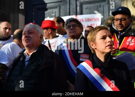 Gerard Filoche, Clementine Autain lors d'une manifestation visant à soutenir 9 employés de l'usine PSA Peugeot Poissy accusés d'avoir séquestré un superviseur en février 2017, devant le tribunal de grande instance de Versailles, près de Paris, en France, le 16 novembre. 2017. Photo de Christian Liewig/ABACAPRESS.COM Banque D'Images