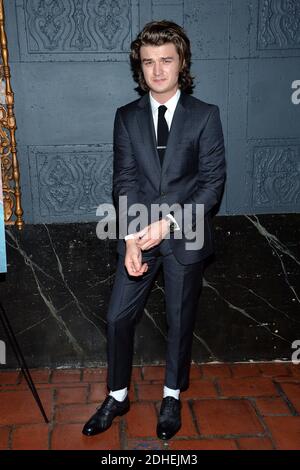 Joe Keery participe à la première de la "Tribes of Palos Verdes" d'IFC films au Théâtre de l'Ace Hotel le 17 novembre 2017 à Los Angeles, Californie. Photo de Lionel Hahn/AbacaPress.com Banque D'Images