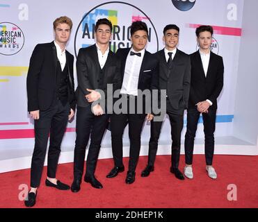 Brady Tutton, chance Perez, Sergio Calderon Jr., Drew Ramos et Michael Conor du groupe dans la vie réelle assistent aux American Music Awards 2017 au Microsoft Theatre le 19 novembre 2017 à Los Angeles, Californie. Photo de Lionel Hahn/AbacaPress.com Banque D'Images