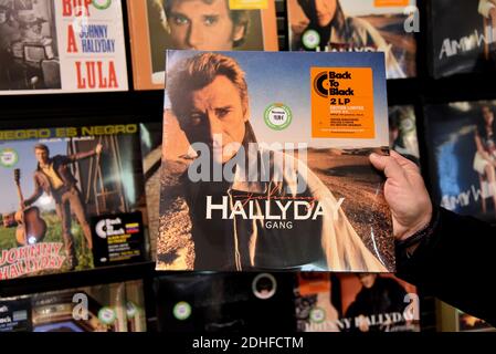 Les albums de Johnny Hallyday ont atteint les rayons dans un magasin de musique à Paris, France, le 7 décembre 2017. Johnny Hallyday, l'icône musicale, est mort le 6 décembre à l'âge de 74 ans après une bataille contre le cancer du poumon, plongeant le pays dans le deuil d'un Trésor national dont le rocher mou illumine la vie de trois générations. Photo d'Alain Apaydin/ABACAPRESS.COM Banque D'Images