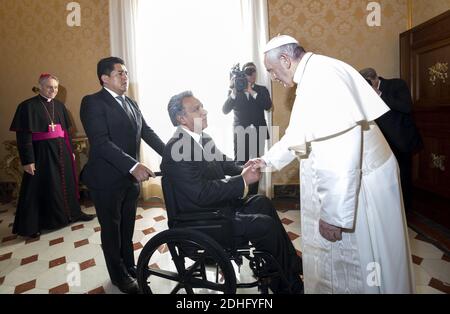 Le pape François rencontre le président équatorien Lénine Moreno le 16 décembre 2017 à la Cité du Vatican. Photo par ABACAPRESS.COM Banque D'Images