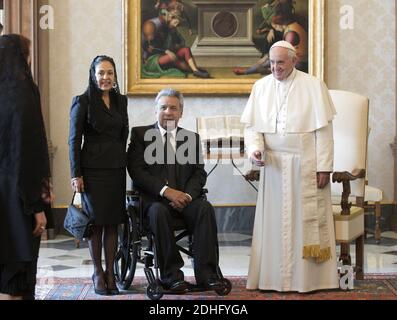 Le pape François rencontre le président équatorien Lénine Moreno le 16 décembre 2017 à la Cité du Vatican. Photo par ABACAPRESS.COM Banque D'Images