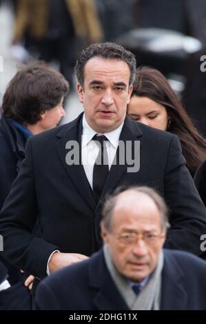 Olivier Sarkozy assister aux funérailles d'Andrée Sarkozy aka Dadue, mère de l'ancien président français Nicolas Sarkozy, à l'église Saint-Jean-Baptiste de Neuilly-sur-Seine, France, le 18 décembre 2017. Photo par ABACAPRESS.COM Banque D'Images