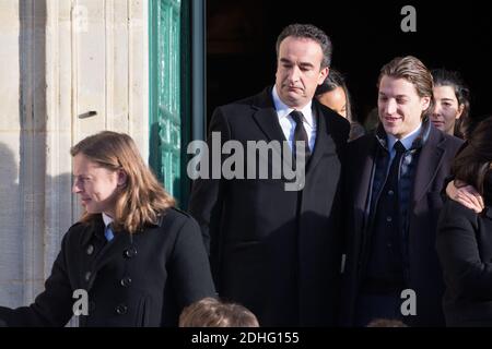 Olivier Sarkozy, Jean Sarkozy, Pierre Sarkozy pendant les funérailles d'Andrée Sarkozy aka Dadue, mère de l'ancien président français Nicolas Sarkozy, à l'église Saint-Jean-Baptiste de Neuilly-sur-Seine, le 18 décembre 2017. Photo par ABACAPRESS.COM Banque D'Images