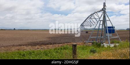 Irrigation à pivot central: Terres agricoles irriguées, North Canterbury, South Island Nouvelle-Zélande. Banque D'Images