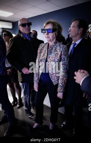 Le ministre du travail, Muriel Penicaud, visite à Aerocampus, spécialisé dans la maintenance aéronautique, dans le cadre de son voyage sur le thème de la formation professionnelle et de l'apprentissage à Latresne le 11 décembre 2017. Photo de Thibaud Moritz/ABACAPRESS.COM Banque D'Images