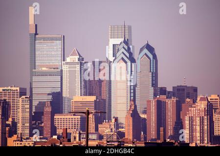 vue sur les plus hauts bâtiments de la ville au coucher du soleil Banque D'Images
