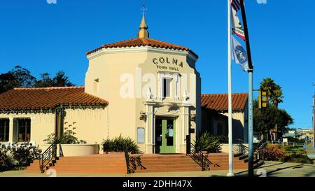 Hôtel de ville de Colma, à Colma, Californie, États-Unis ; également connu sous le nom de « ville de Souls » pour ses nombreux cimetières où les résidents de San Francisco sont enterrés. Banque D'Images