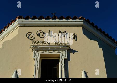 Hôtel de ville de Colma, à Colma, Californie, États-Unis ; également connu sous le nom de « ville de Souls » pour ses nombreux cimetières où les résidents de San Francisco sont enterrés. Banque D'Images