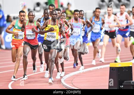 Joshua Cheptegei (UGA, Or) Rodgers Kwemoi (KEN), Rhonex Kipruto (KEN, Bronze). Finale hommes 10000 mètres. Championnats du monde d'athlétisme de l'IAAF, Doha 2019 Banque D'Images