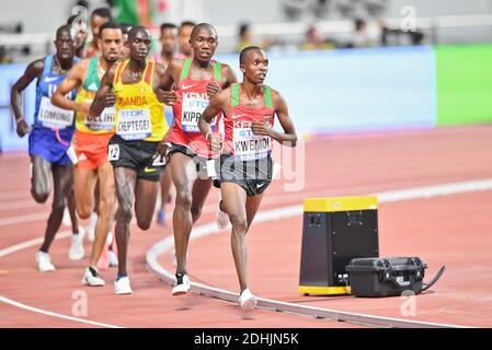 Rodgers Kwemoi (KEN), Rhonex Kipruto (KEN, Bronze), Joshua Cheptegei (UGA, Or). Finale hommes 10000 mètres. Championnats du monde d'athlétisme de l'IAAF, Doha 2019 Banque D'Images