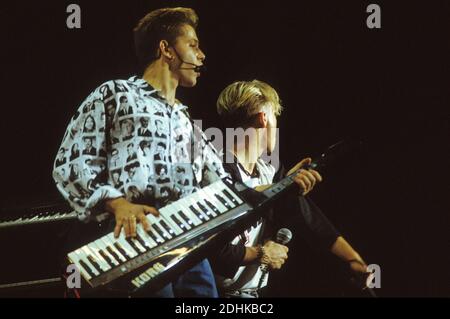 Michael Szumowski et David Dixon, d'une obsession indécente, vivent au London Arena. Londres, le 23 avril 1990 | utilisation dans le monde entier Banque D'Images