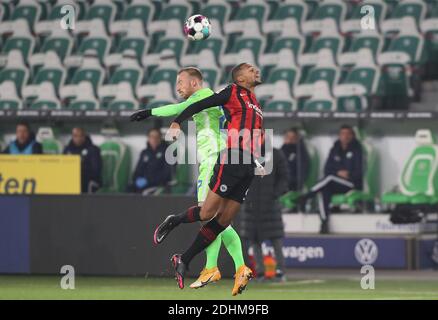 Ville de Wolfsburg, Allemagne. 11 décembre 2020. Firo: 11.12.2020 football, football 1. Bundesliga, saison 2020/2021 VfL Wolfsburg - SGE Eintracht Frankfurt duels, Maximilien Arnold, Versus, Djibril Sow | usage dans le monde crédit: dpa/Alamy Live News Banque D'Images