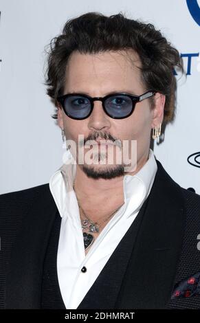 Photo du dossier : Johnny Depp assiste au Gala Art of Elysium 2016 Heaven présenté par Vivienne Westwood & Andreas Kronthaler à 3LABS à Los Angeles, CA, USA le 9 janvier 2016. Les dépenses somptueuses de Johnny Depp l'ont conduit au bord de la ruine financière, affirment les anciens cadres en justice. Johnny Depp a dépensé 3 millions de dollars pour faire sortir les cendres de Hunter Thompson d’un canon. Il a dépensé 18 millions de dollars sur un yacht de 150 pieds. Il a dépensé 4 millions de dollars pour une étiquette d'enregistrement défectueuse. Il a dépensé $30,000 par mois en vin, $200,000 par mois en avions privés, $150,000 par mois en sécurité 24 heures sur 24 et $300,000 par mois pour maintenir un personnel de 40 Banque D'Images