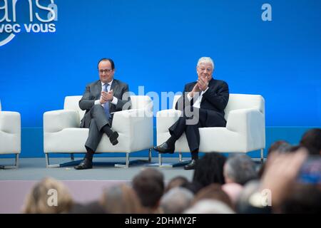 Le président français François Hollande et le président-directeur général de la Caisse des dépôts Pierre-René Lemas lors d'une cérémonie de lancement officiel de l'année du bicentenaire du Groupe Caisse des dépôts (Fonds France des dépôts et des lots), au Grand Palais à Paris, le 12 janvier 2016. Photo de Laurent Chamussy/Pool/ABACAPRESS.COM Banque D'Images