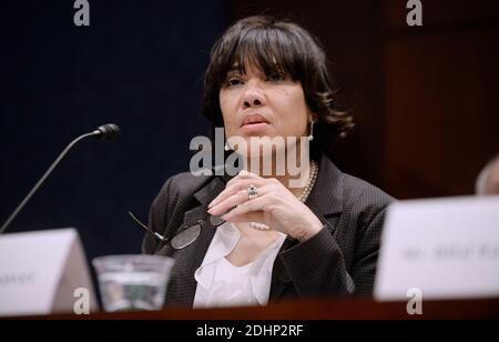 Karen Weaver, mairesse de Flint, témoigne à Capitol Hill lors d'une audience sur la crise de l'eau de Flint à Washington, DC, USA, le mercredi 10 février 2016. Photo par Olivier Douliery/ABACAPRESS.COM Banque D'Images