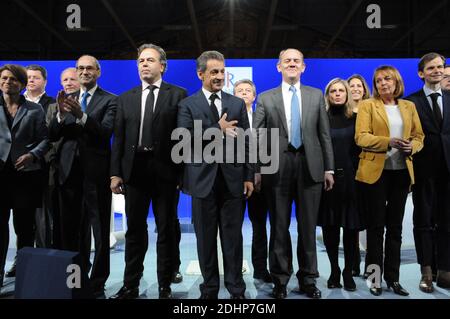 Isabelle le Callennec, vice-présidente du parti LR, Eric Woerth, Luc Chatel, Nicolas Sarkozy assiste à un Conseil national du parti de droite français les Républicains (LR) pour discuter et définir la politique du parti avant ses élections primaires, à la porte de Versailles, à Paris, en France, le 14 février 2016. Photo d'Alain Apaydin/ABACAPRESS.COM Banque D'Images