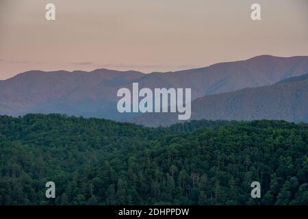 Smoky Mountain Ridge au coucher du soleil depuis Foothills Parkway Banque D'Images