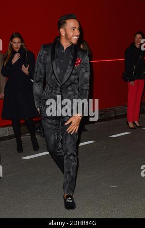 Lewis Hamilton arrivant à l'Oréal Paris Red obsession Party à Paris, France, le 8 mars 2016. Photo Julien Reynaud/APS-Medias/ABACAPRESS.COM Banque D'Images